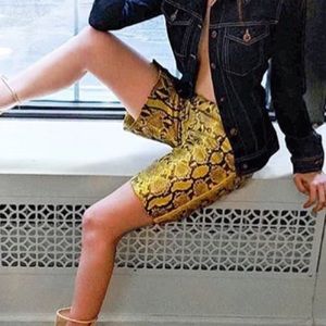 python shorts size S new